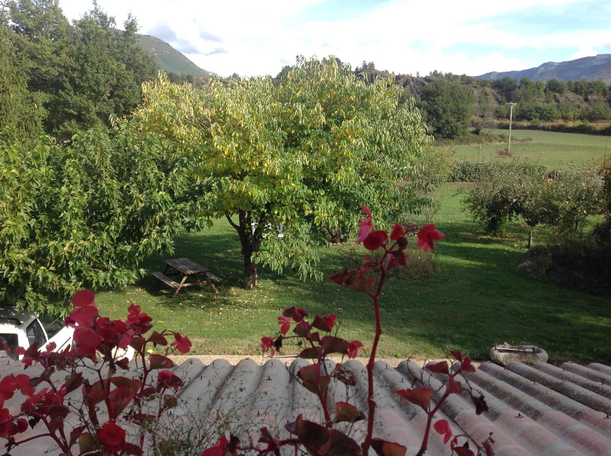 Le Petit Caboulot En Pleine Nature Vaumeilh ภายนอก รูปภาพ